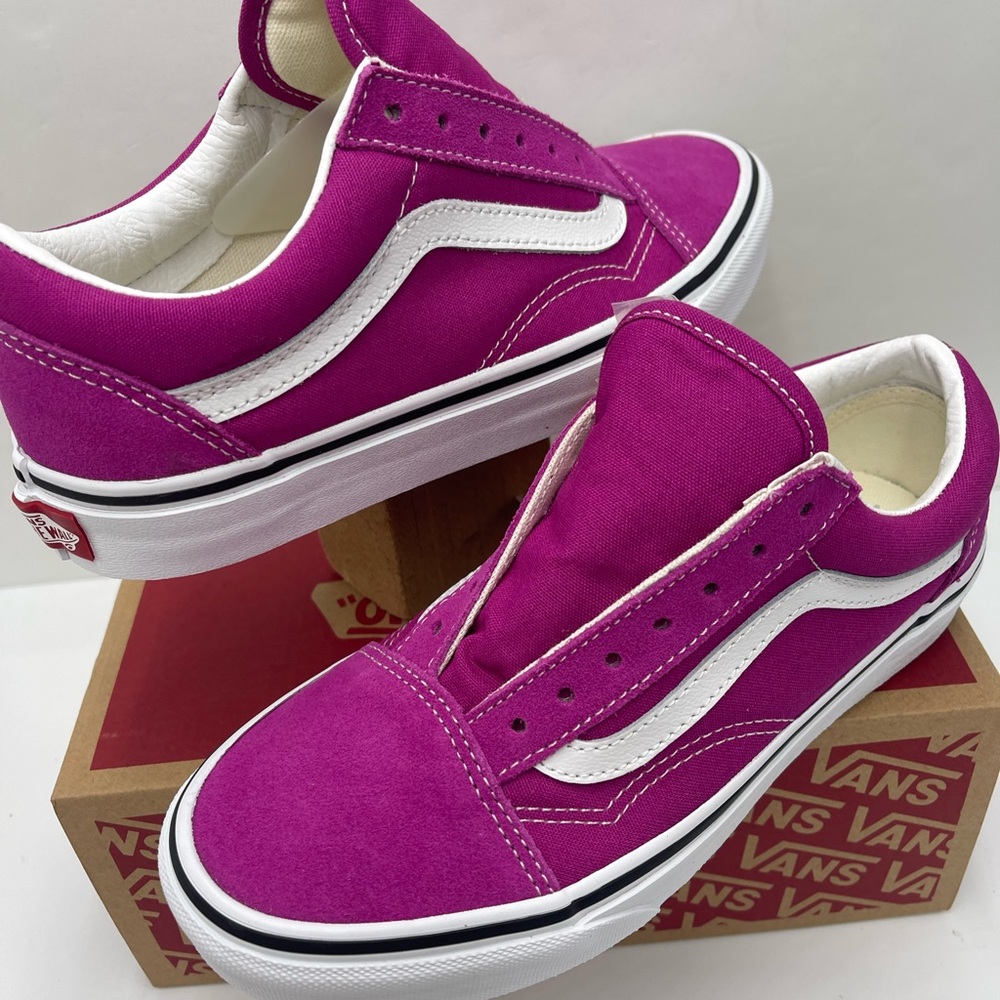Vans WMNS Old Skool
Fuchsia Red/True White Sneakers
VN0A5KRF8ZV - Picture 9 of 16
